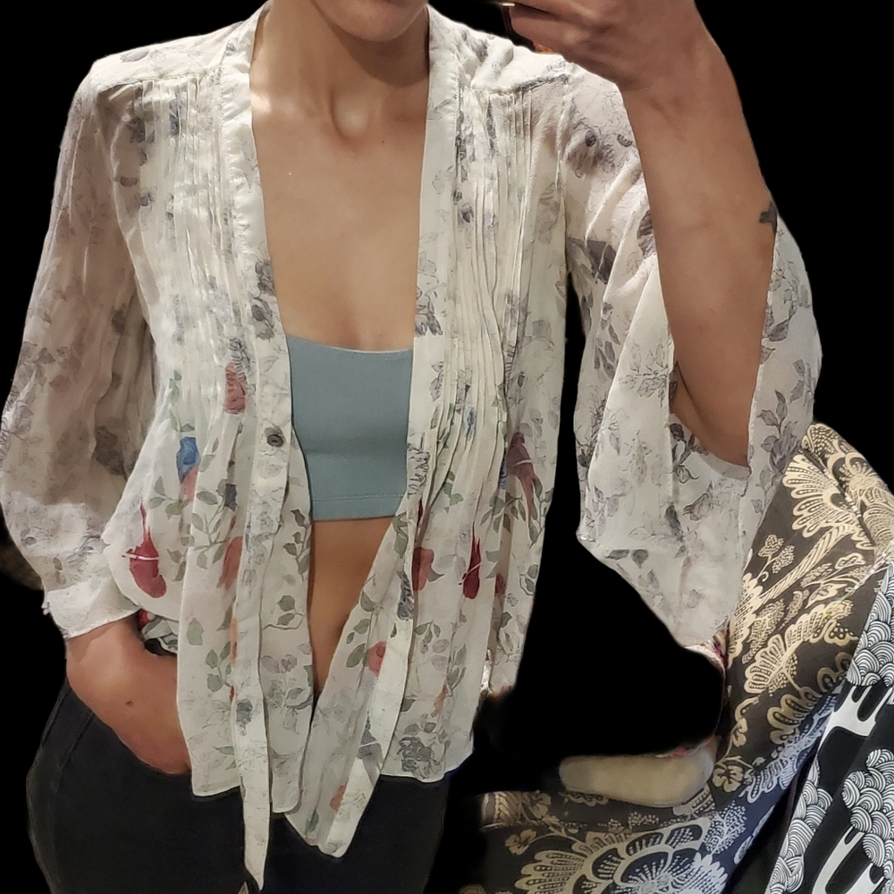 Elizabeth And James Bell Sleeve Hankerchief Top